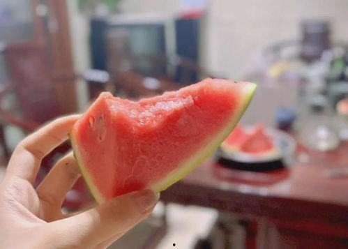 君上吃瓜,宫廷秘闻背后的宫廷生活