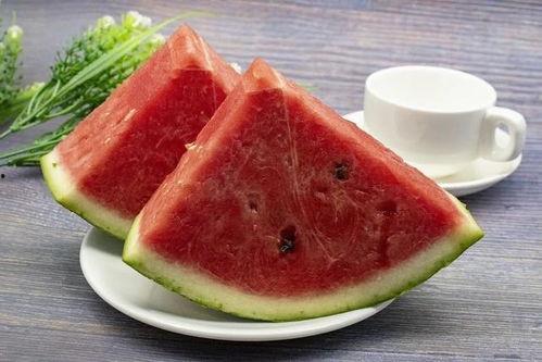 不同的吃瓜方式,解锁不同吃瓜姿势，畅享夏日清凉时光